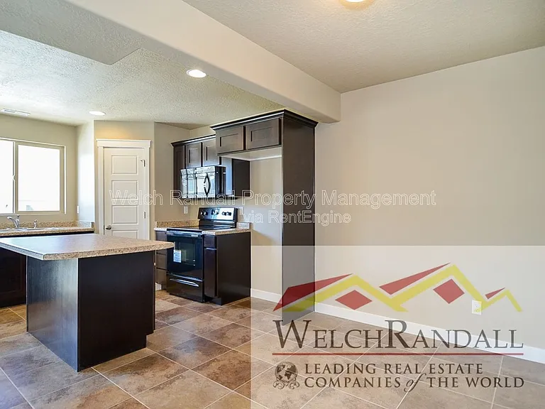 2433 Wellington Ave — Photo 5