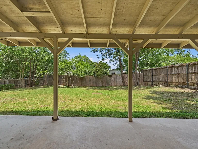 9005 Blue Quail Dr — Photo 35