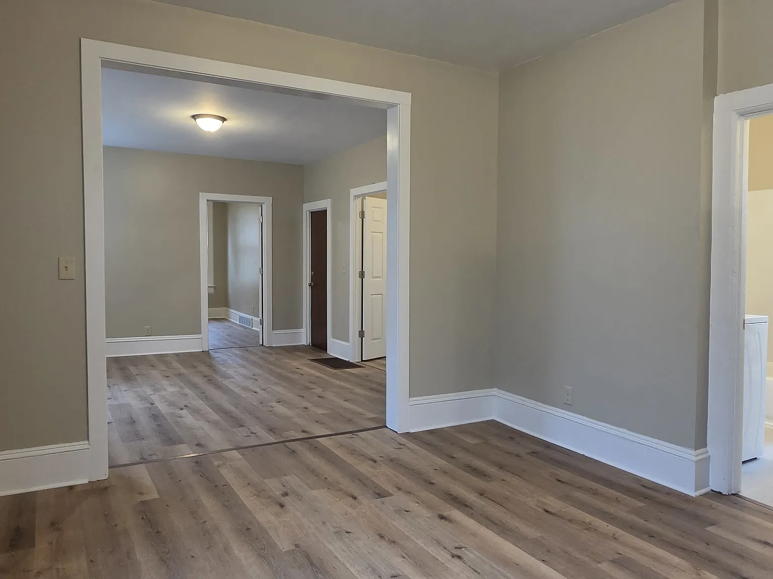 814 E Lincoln Ave — Photo 4