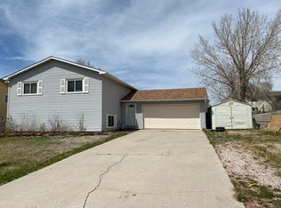 310 Willow Creek Dr, Wright, WY 82732