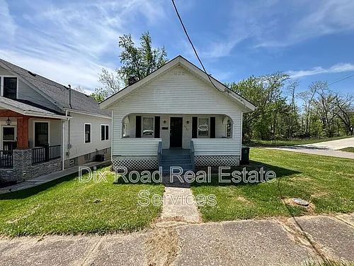 3701 Iona Ave Photo 1