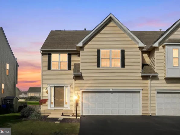 2521 Village Rd, Dover, PA 17315