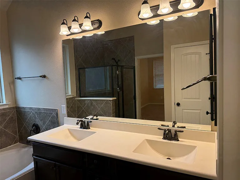 24311 Piazza Dr — Photo 19