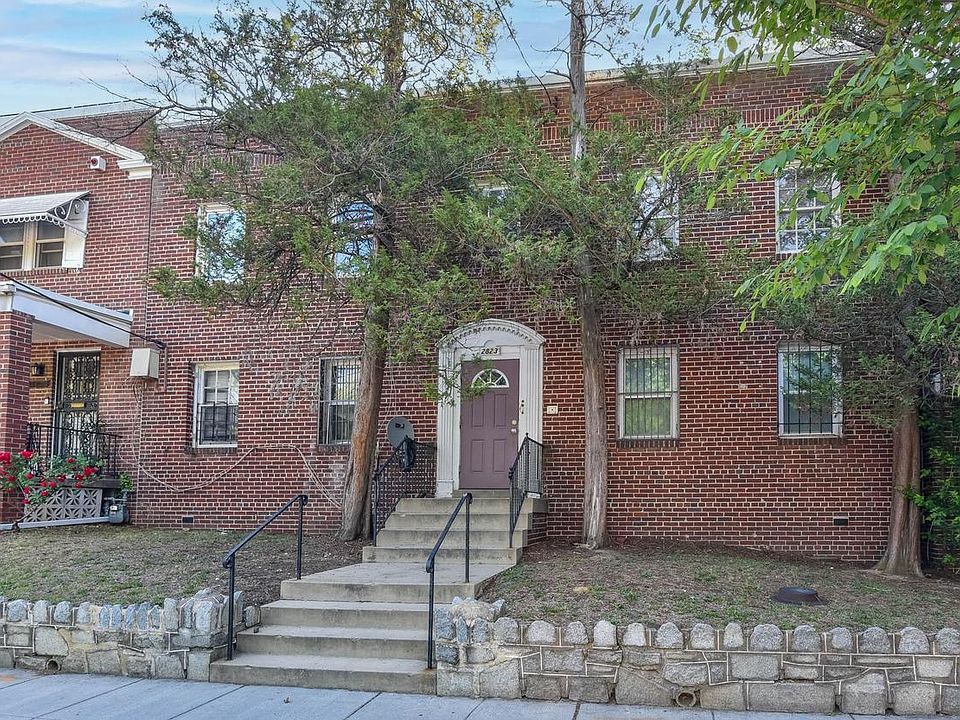 1st image of 2823 4th St NE