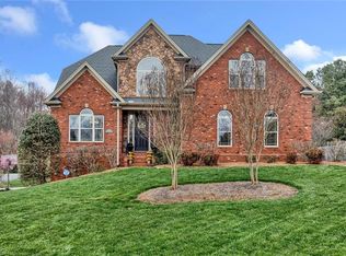 6092 Olde Farm Dr, Pfafftown, NC 27040