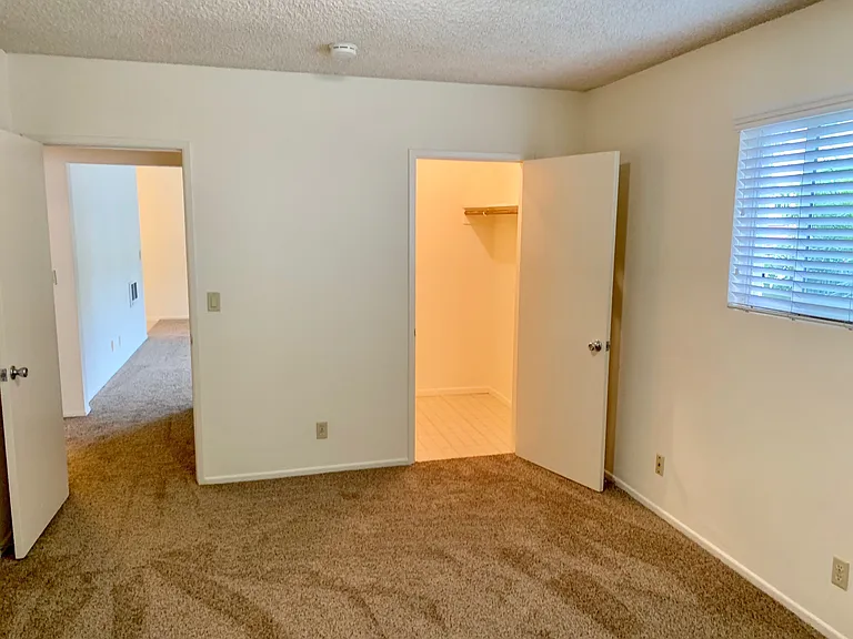 Berkshire Terrace Apartments — Photo 15