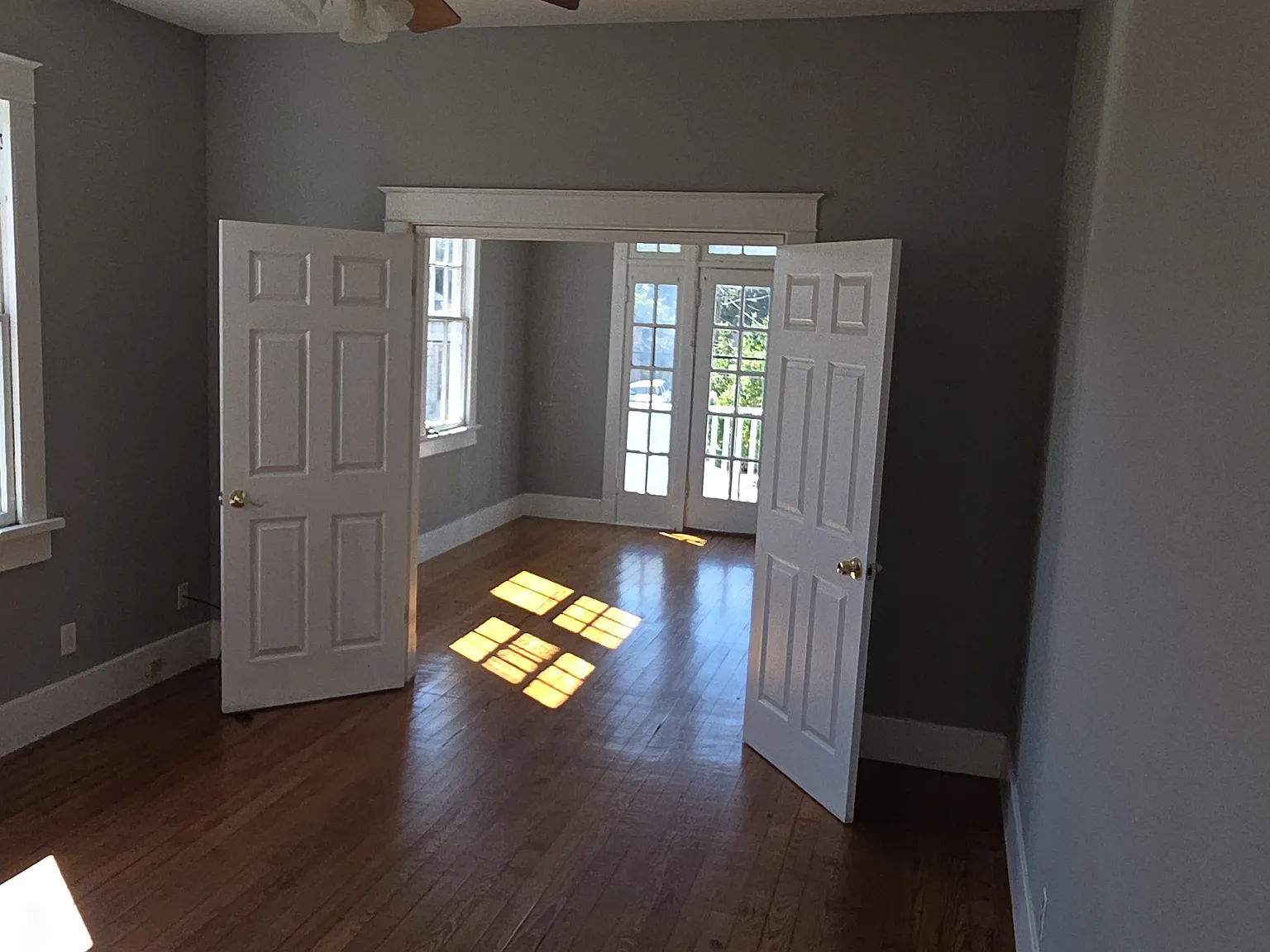 1 bed, 750 sqft, $1,300 — Photo 2