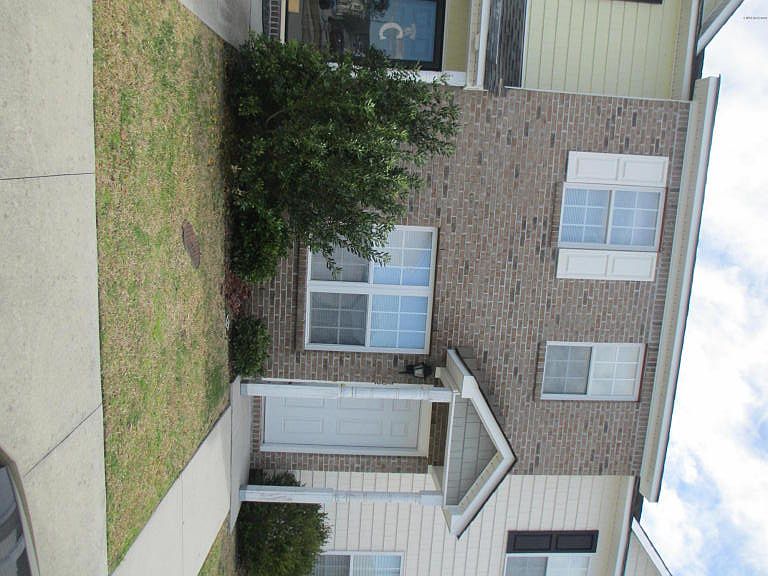 1st image of 102 Streamwood Dr