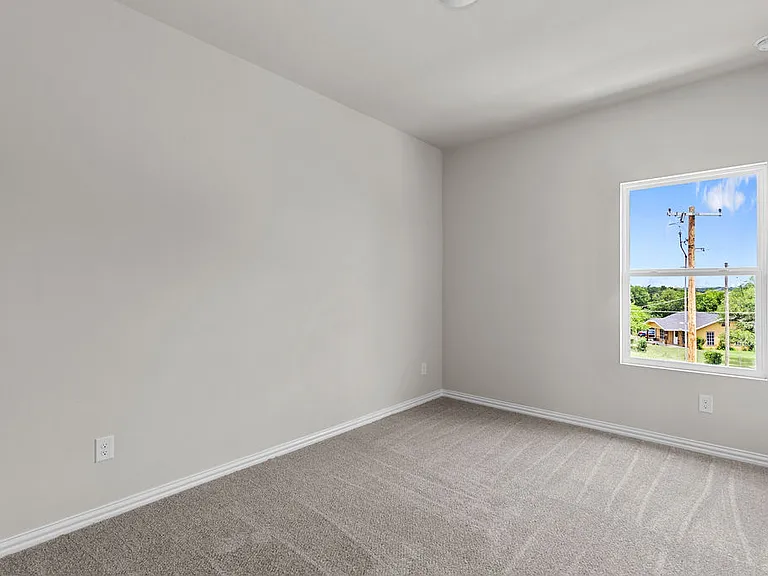 3329 Eastland St — Photo 25