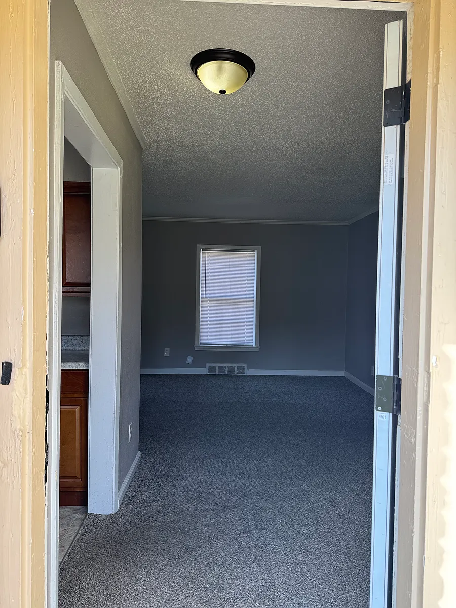 Building Photo - 1590 Haywood Ave