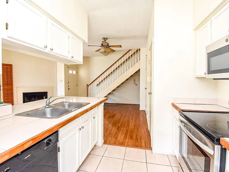 7575 Cambridge St #1004 — Photo 11