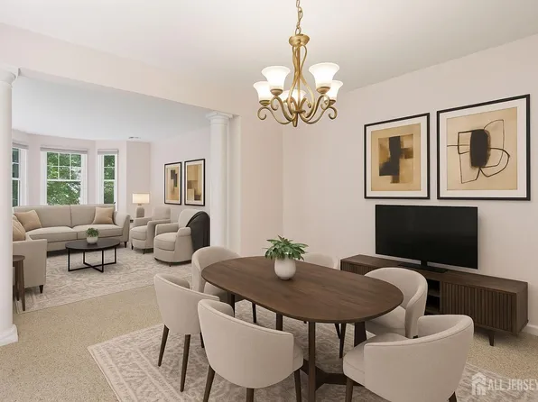 87 Forest Dr, Piscataway, NJ 08854