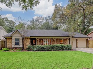 10235 Knoboak Dr, Houston, TX 77043