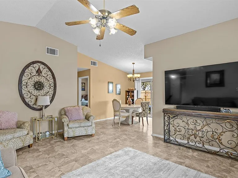 12102 Walden Woods Dr — Photo 2