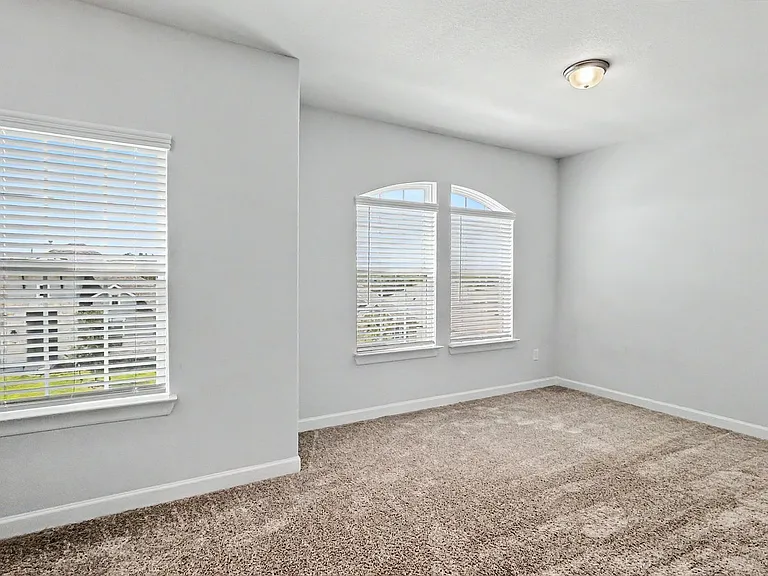 3708 Eliberis — Photo 23