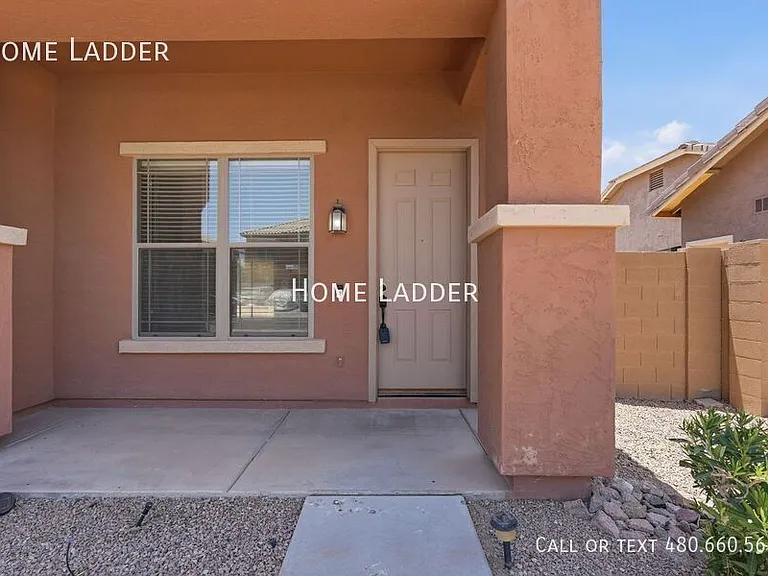 45575 W Keller Dr — Photo 2