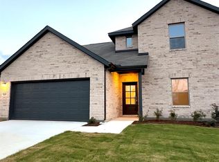 533 Meadow Run Dr, Van Alstyne, TX 75495