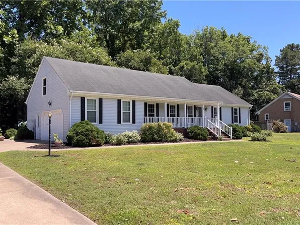 4616 Schooner Blvd, Suffolk, VA 23435