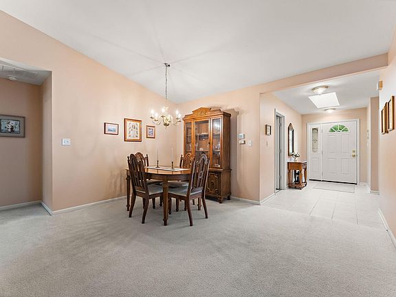 3rd image of 3034 Liberty Dr