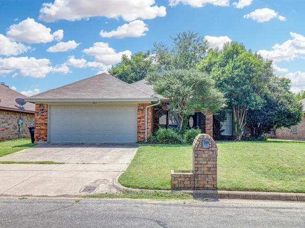 1813 Dorchester St, Fort Worth, TX 76134