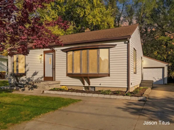 4244 Lester Ave NE, Grand Rapids, MI 49525