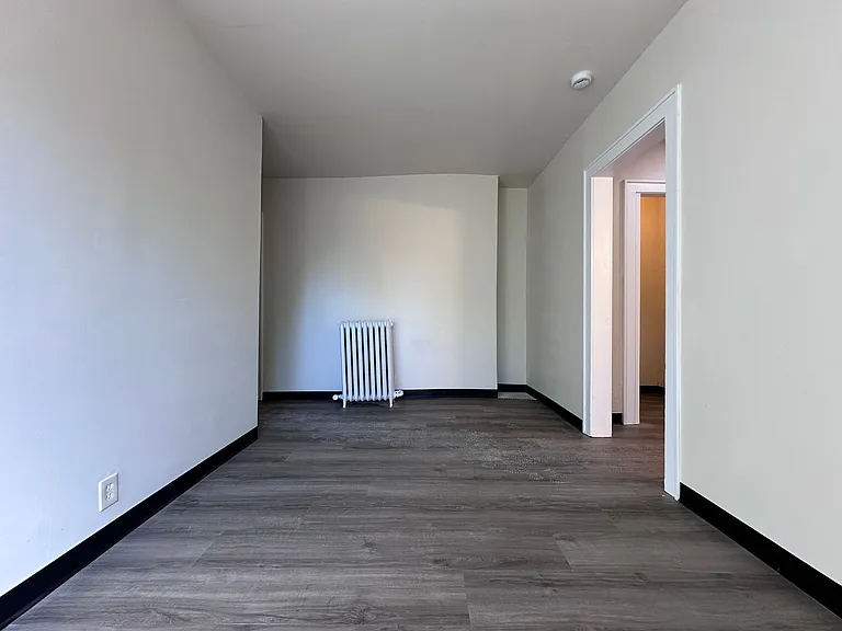 113 S Monroe Ave — Photo 17
