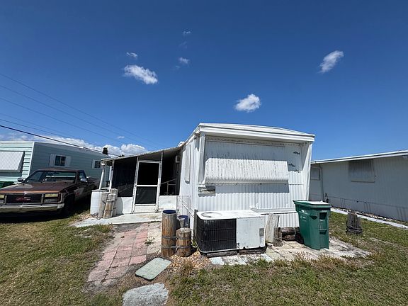 2nd image of 544 Dover Rd