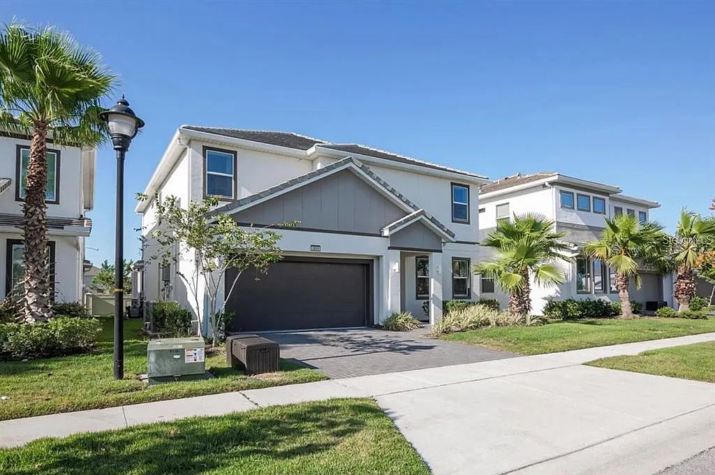8 bed, 5.0 bath, 3248 sqft, $5,250 — Photo 2