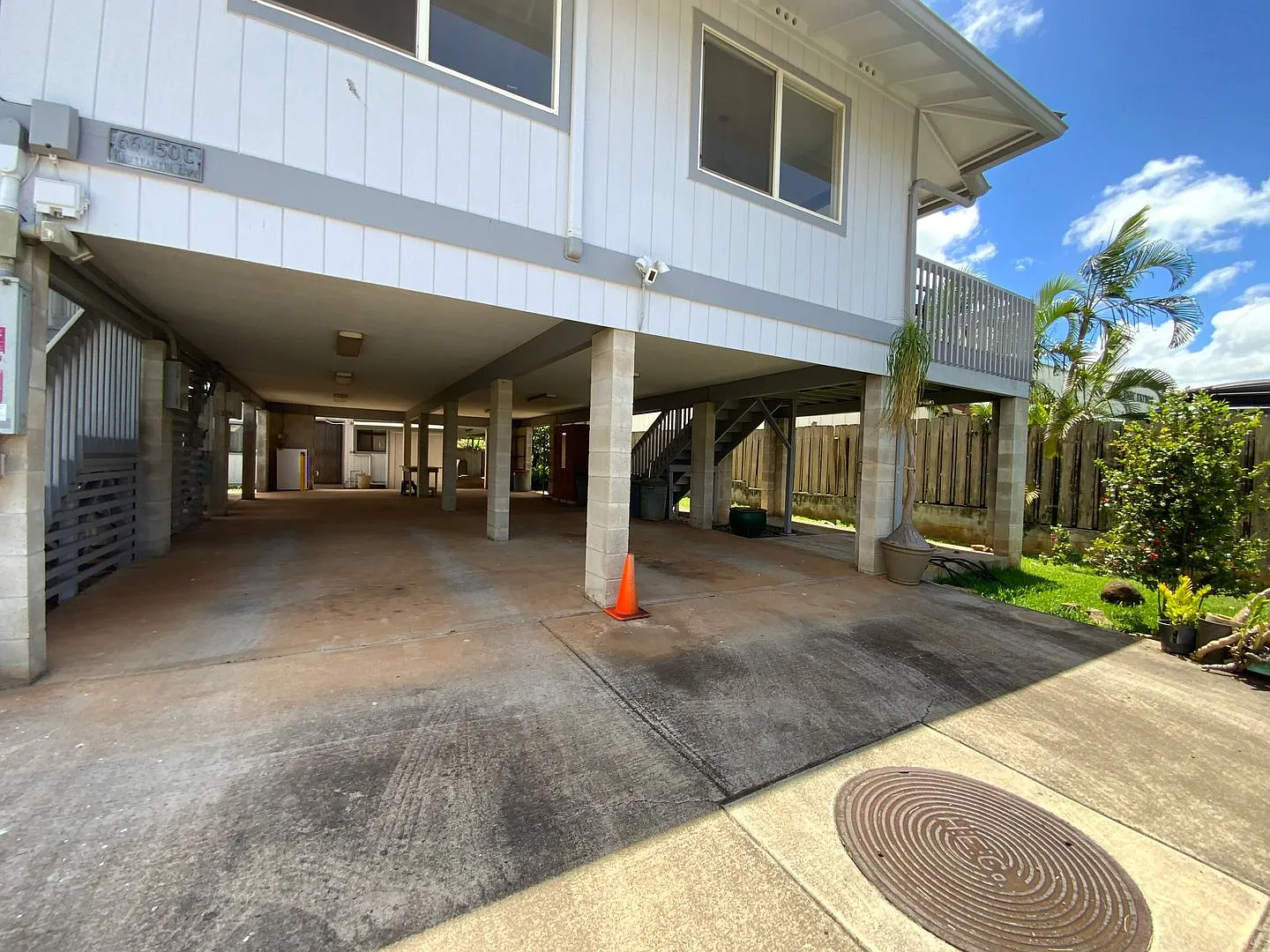 3 Bedroom, 2 Bathroom House with Large Carport in the Heart of Haleiwa Town — Photo 3