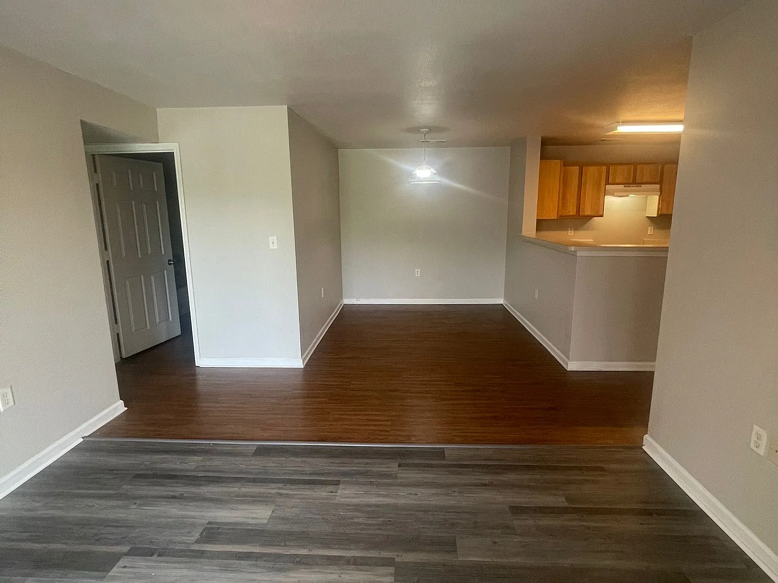 2 bed, 1060 sqft, $999 — Photo 3