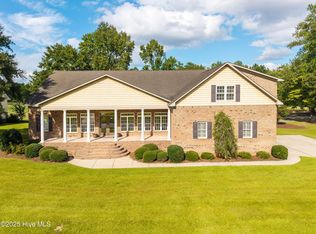 906 Taberna Cir, New Bern, NC 28562