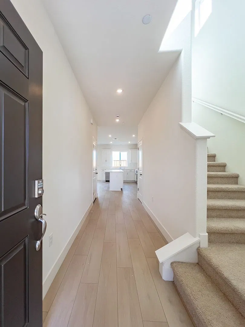 Beautiful Modern Home in Watson Ranch, American Canyon — Photo 2
