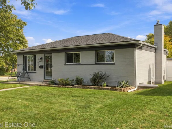 31054 Gardendale Dr, Warren, MI 48088
