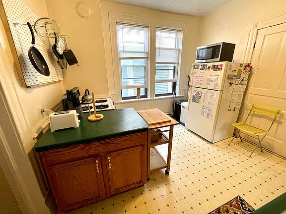 5th image of 808 E Clarke St #810UF