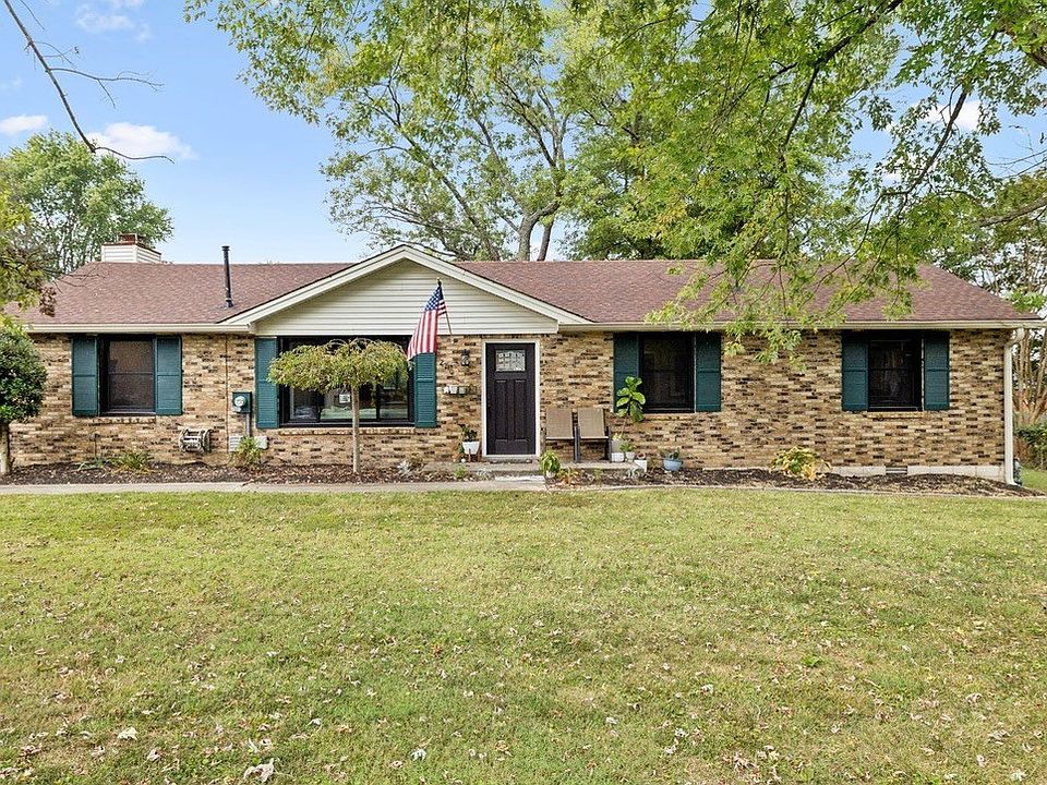 1st image of 2210 Lynwood Dr