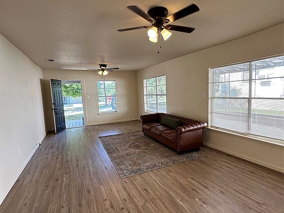 5th image of 603 W Walcott Ave