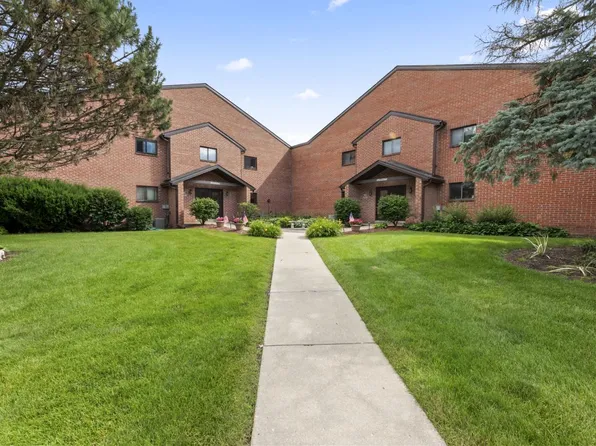 N58W23861 Hastings COURT #504, Sussex, WI 53089