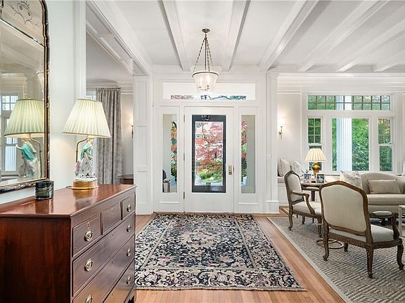 5th image of 31 Inman Cir NE