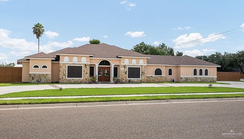 1st image of 24165 N Country Club Ct