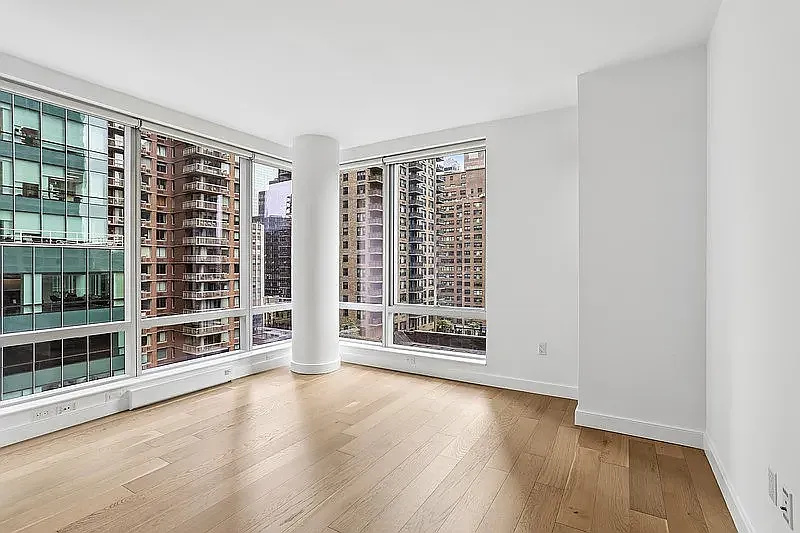 225 East 39th Street — Photo 1