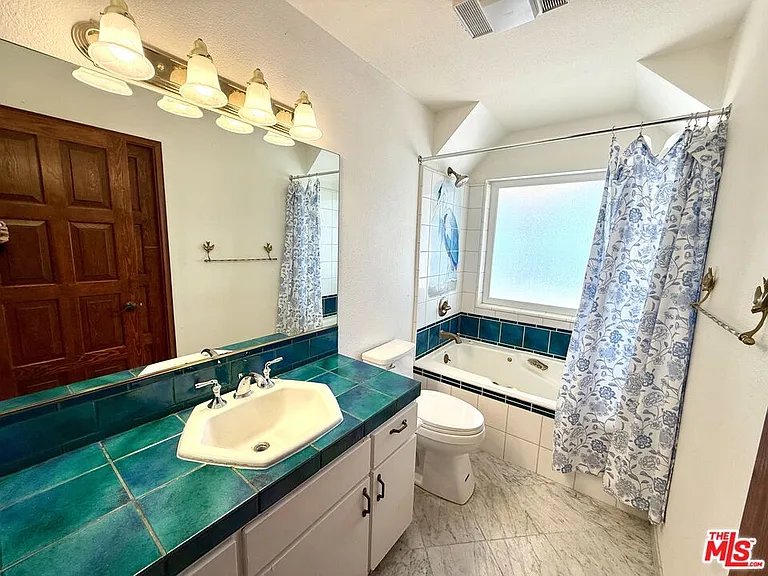 10827 Pacific View Dr — Photo 35