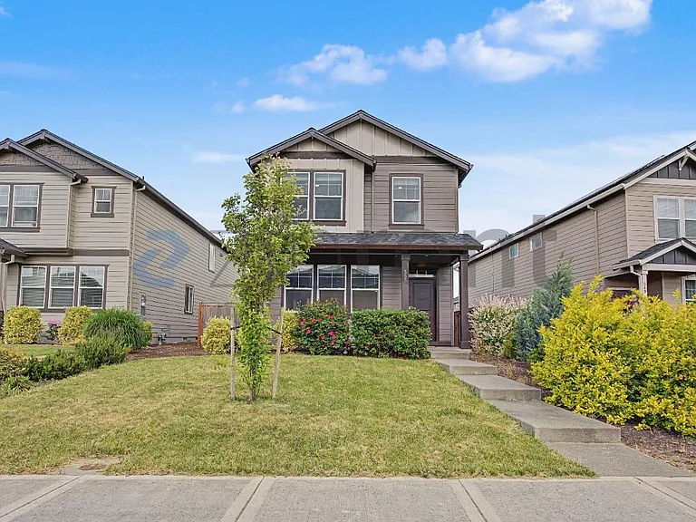555 Stoller St — Photo 1