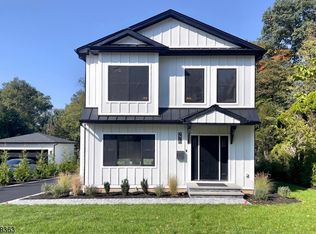 276 Van Emburgh Ave, Ridgewood, NJ 07450