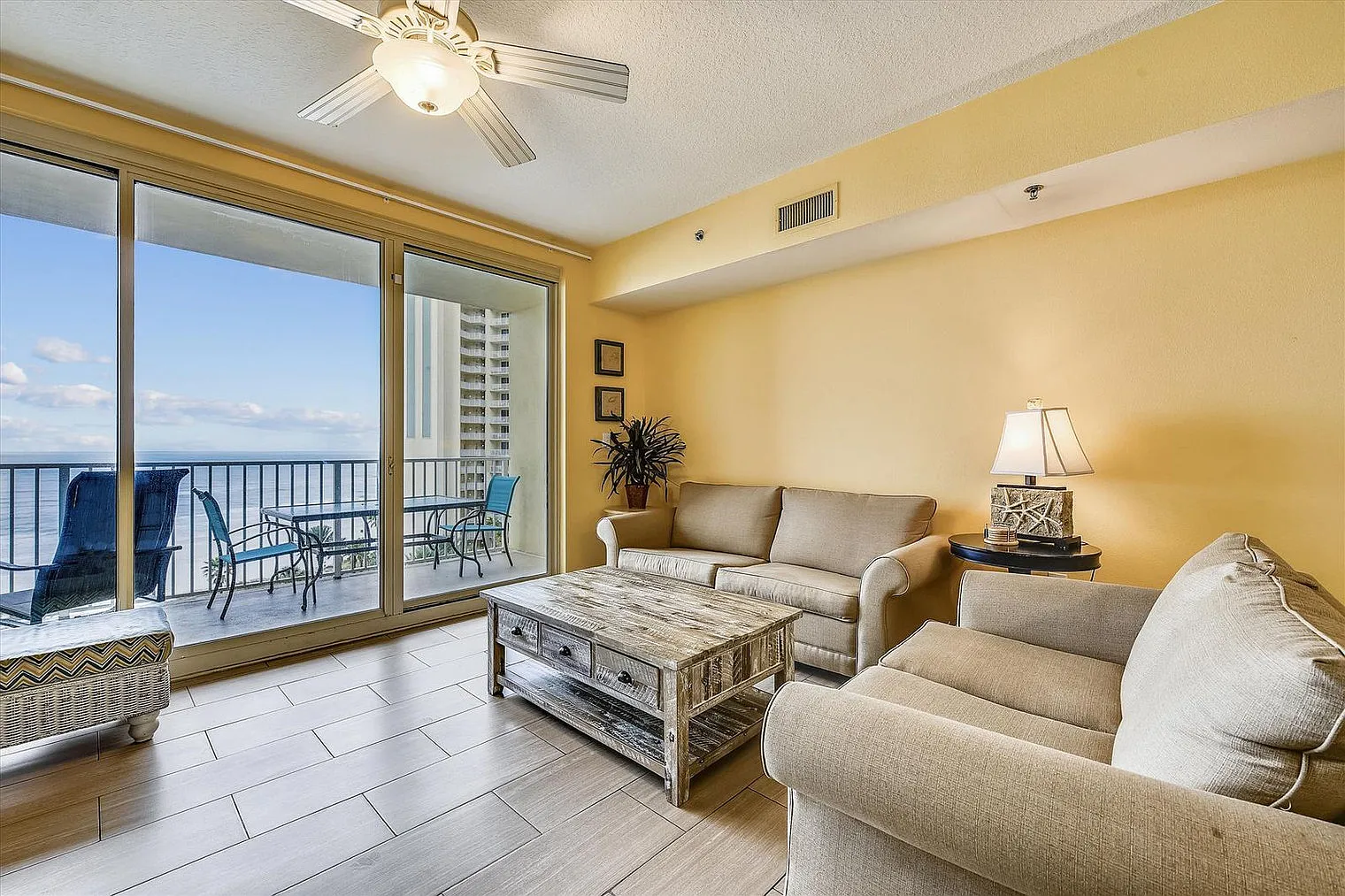 2 bed, 3.0 bath, 1280 sqft, $3,062 — Photo 1
