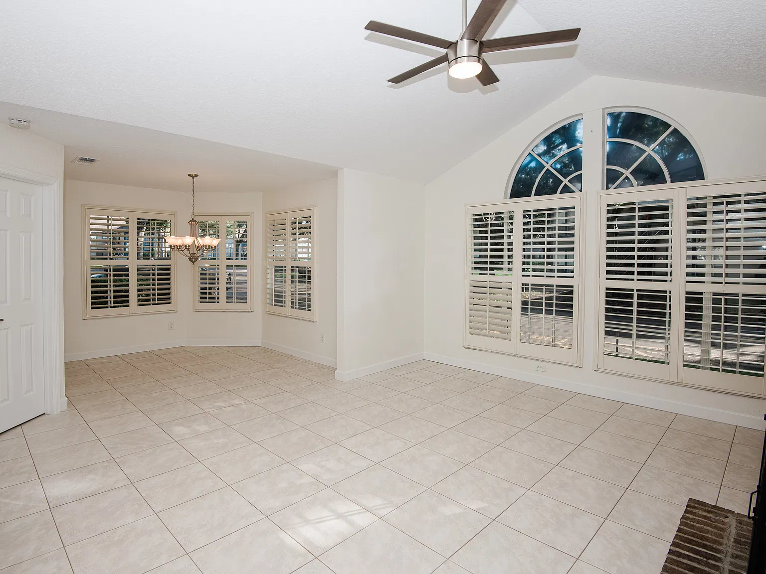 2 bed, 1155 sqft, $1,950 — Photo 4