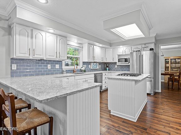 5th image of 12525 Fort West Dr