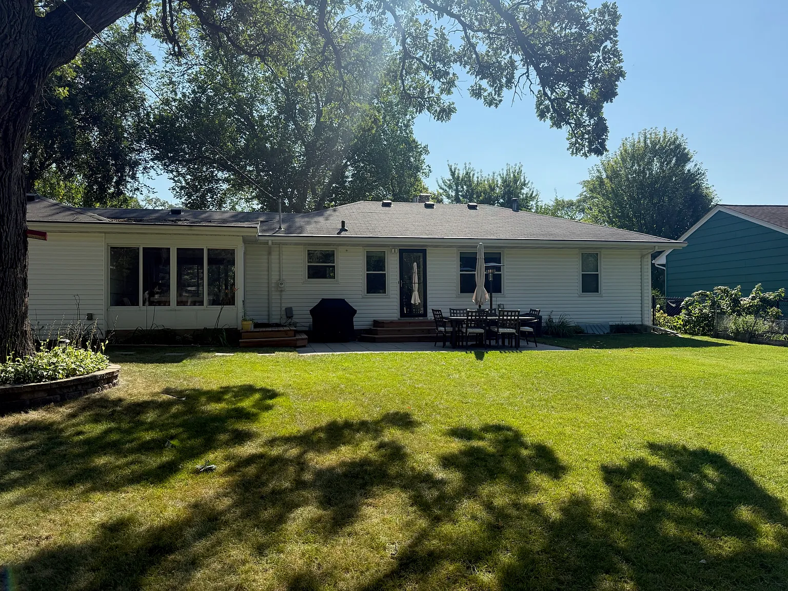 4-Bedroom St. Louis Park Stunner Available 10/1! — Photo 2