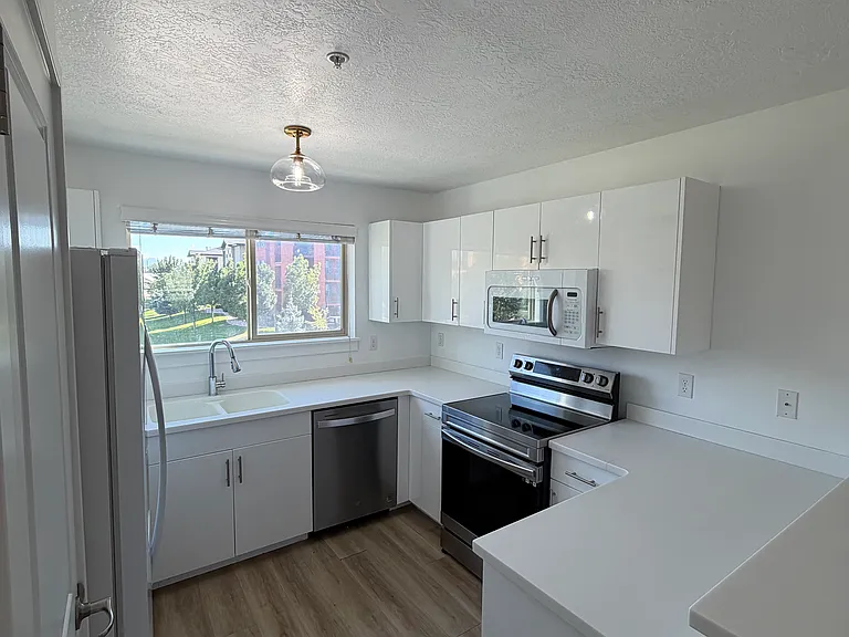 1055 W 1033 N #203 — Photo 10