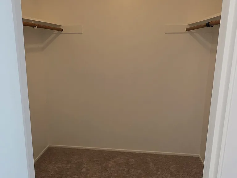 1049 Shell Blvd #8 — Photo 6