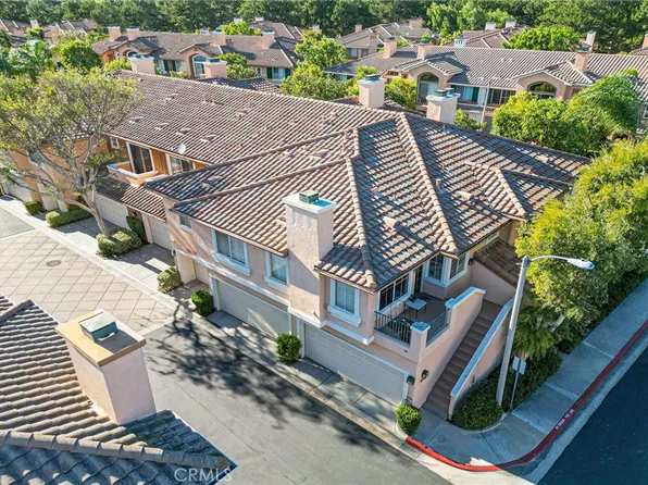 3301 Ladrillo Aisle, Irvine, CA 92606
